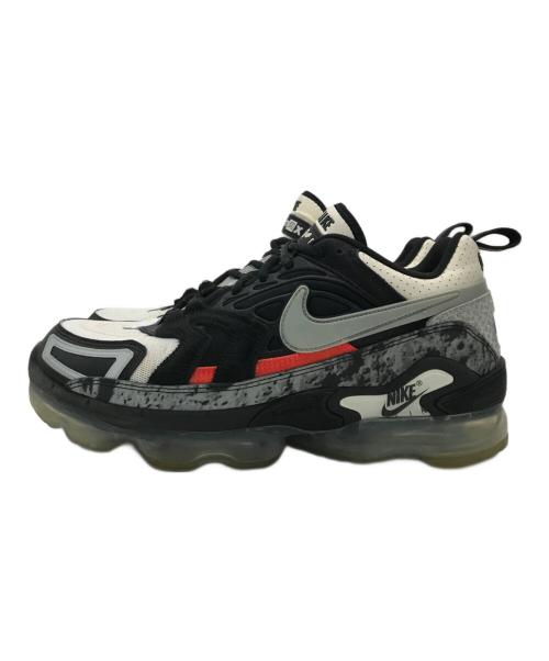 NIKE（ナイキ）NIKE (ナイキ) スニーカー ホワイト×ブラック サイズ:29.5の古着・服飾アイテム
