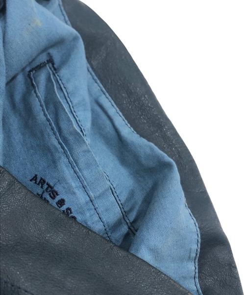 ARTS&SCIENCE（アーツアンドサイエンス）ARTS&SCIENCE (アーツアンドサイエンス) レザーオリジナルトートバッグ ネイビーの古着・服飾アイテム