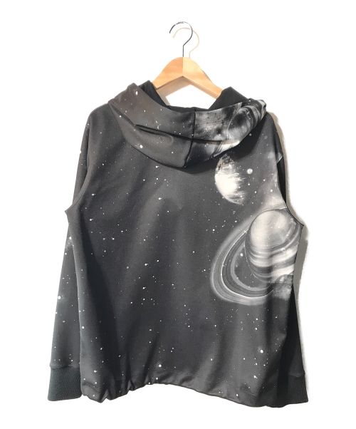 VALENTINO（ヴァレンティノ）VALENTINO (ヴァレンティノ) GALAXENCTRIC ロゴプリント パーカー ブラック サイズ:XSの古着・服飾アイテム