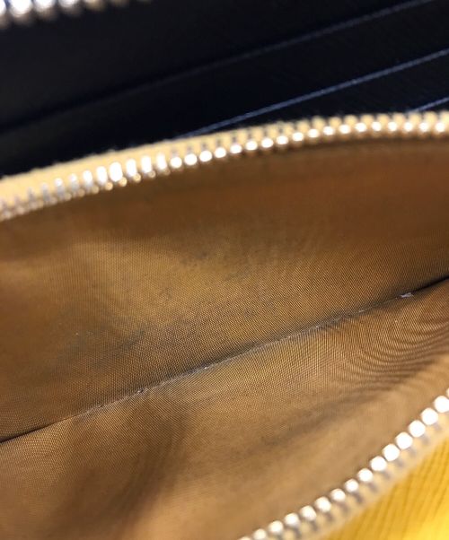 PRADA（プラダ）PRADA (プラダ) ロボットサフィアーノラウンドジップウォレット ブラックの古着・服飾アイテム