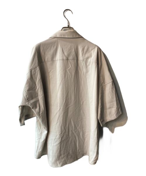 SHAREEF（シャリーフ）SHAREEF (シャリーフ) BARBED WIRE'emb. S/S SHIRTS グレー サイズ:Mの古着・服飾アイテム