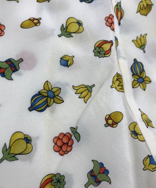 Salvatore Ferragamo（サルヴァトーレ フェラガモ）Salvatore Ferragamo (サルヴァトーレ フェラガモ) フラワープリントシルクブラウス ホワイト サイズ:Ｍの古着・服飾アイテム