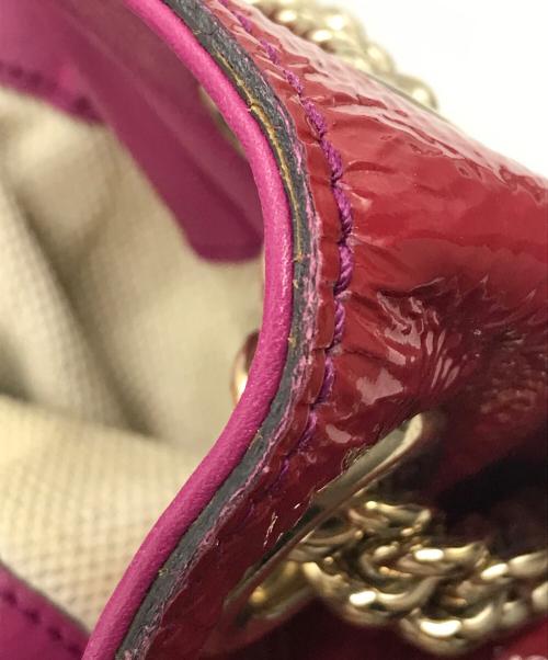 GUCCI（グッチ）GUCCI (グッチ) インターロッキングG パテントチェーンショルダーバッグ ピンクの古着・服飾アイテム