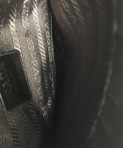 PRADA（プラダ）PRADA (プラダ) ショルダーバッグ カーキの古着・服飾アイテム