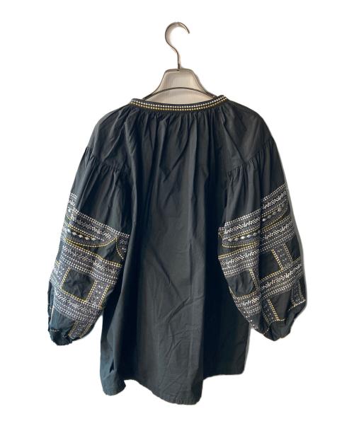 ne quittez pas（ヌキテパ）ne quittez pas (ヌキテパ) スキッパーエンブロイダリーブラウス ブラック サイズ:freeの古着・服飾アイテム