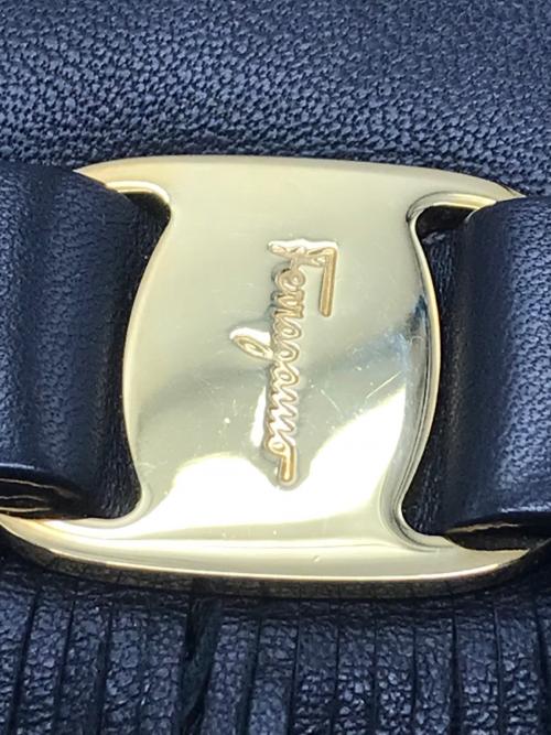 Salvatore Ferragamo（サルヴァトーレ フェラガモ）Salvatore Ferragamo (サルヴァトーレ フェラガモ) フリンジチェーンショルダーバッグ ブラックの古着・服飾アイテム