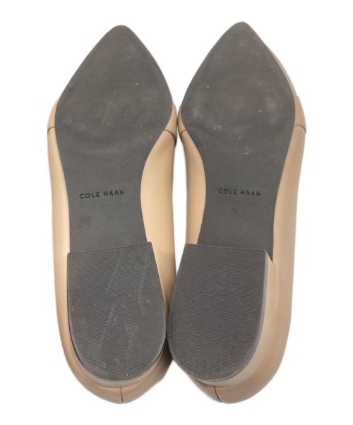 COLE HAAN（コールハーン）COLE HAAN (コールハーン) フラットパンプス ベージュ サイズ:5　1/2の古着・服飾アイテム