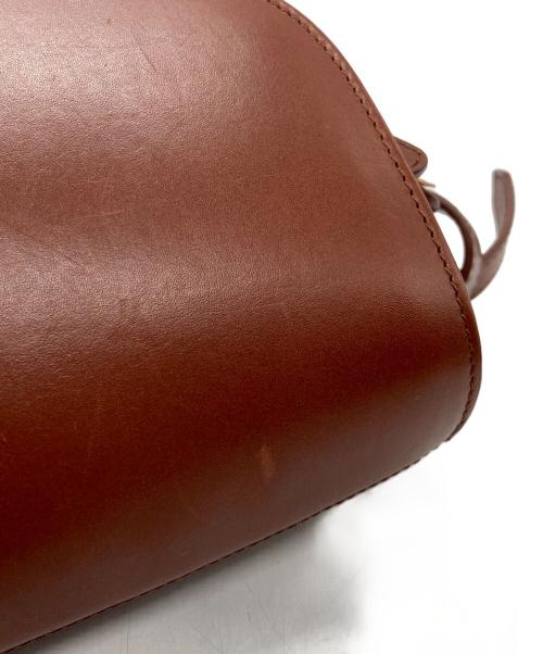 A.P.C.（アーペーセー）A.P.C. (アーペーセー) ハーフムーンショルダーバッグ ブラウンの古着・服飾アイテム