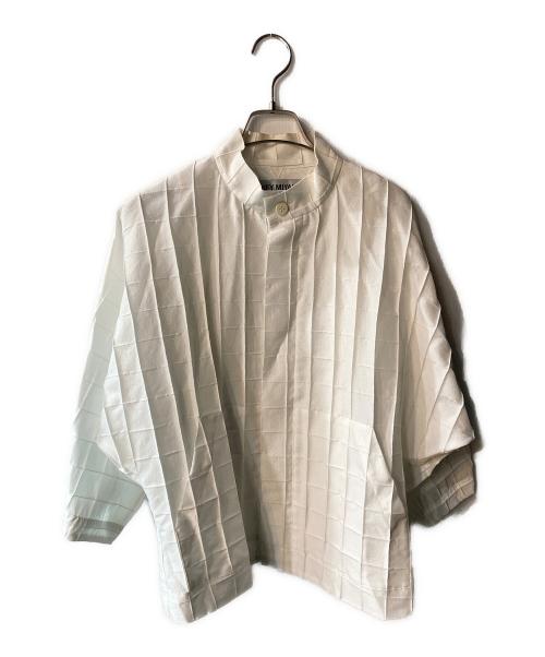 ISSEY MIYAKE（イッセイミヤケ）ISSEY MIYAKE (イッセイミヤケ) ノーカラージャケット ホワイト サイズ:2の古着・服飾アイテム