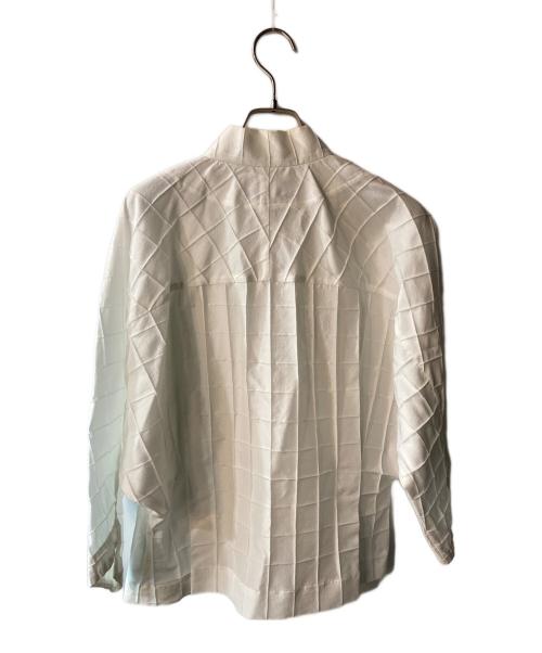 ISSEY MIYAKE（イッセイミヤケ）ISSEY MIYAKE (イッセイミヤケ) ノーカラージャケット ホワイト サイズ:2の古着・服飾アイテム
