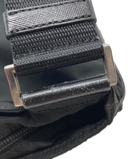 PRADA（プラダ）PRADA (プラダ) ナイロンショルダーバッグ ブラックの古着・服飾アイテム