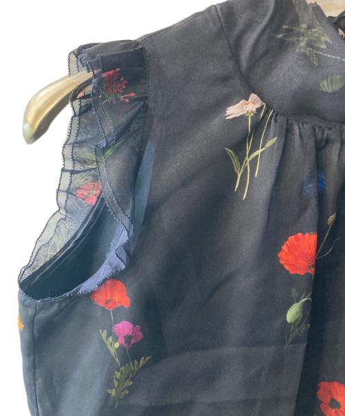 Snidel（スナイデル）Snidel (スナイデル) ノースリバックリボンプリントブラウス ネイビー サイズ:Free 未使用品の古着・服飾アイテム