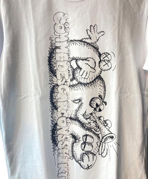 COMME des GARCONS SHIRT（コムデギャルソンシャツ）COMME des GARCONS SHIRT (コムデギャルソンシャツ) KAWS (カウズ) コラボTシャツ ホワイト サイズ:Sの古着・服飾アイテム