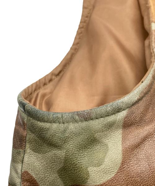 PRODUZIONE T’S INT（プロデュツィオーネ ティーズ イント）PRODUZIONE T’S INT (プロデュツィオーネ ティーズ イント) レザーベスト グリーン サイズ:50の古着・服飾アイテム