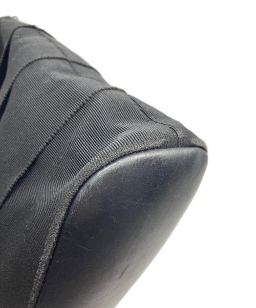 Salvatore Ferragamo（サルヴァトーレ フェラガモ）Salvatore Ferragamo (サルヴァトーレ フェラガモ) フリルショルダーバッグ ブラックの古着・服飾アイテム