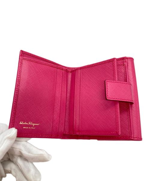 Salvatore Ferragamo（サルヴァトーレ フェラガモ）Salvatore Ferragamo (サルヴァトーレ フェラガモ) 3つ折り財布 ピンクの古着・服飾アイテム