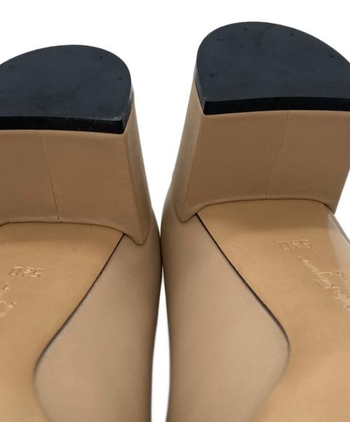Salvatore Ferragamo（サルヴァトーレ フェラガモ）Salvatore Ferragamo (サルヴァトーレ フェラガモ) スモールヴァラ パンプス ブラック×ベージュ サイズ:5 1/2の古着・服飾アイテム