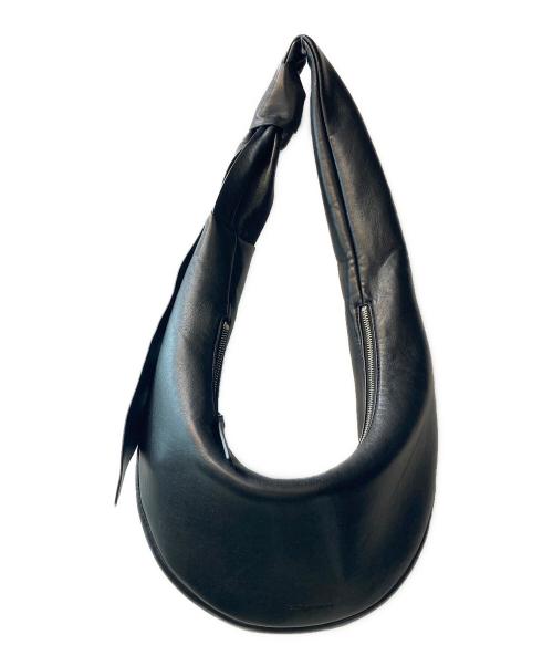 CHARLES & KEITH（チャールズアンドキース）CHARLES & KEITH (チャールズ＆キース) トニー ノットカーブホーボーバッグ ブラックの古着・服飾アイテム