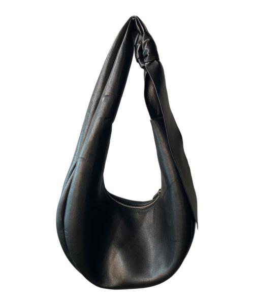 CHARLES & KEITH（チャールズアンドキース）CHARLES & KEITH (チャールズ＆キース) トニー ノットカーブホーボーバッグ ブラックの古着・服飾アイテム