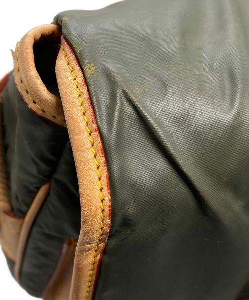 HUNTING WORLD（ハンティングワールド）HUNTING WORLD (ハンティングワールド) バチュークロスショルダーバッグ カーキの古着・服飾アイテム