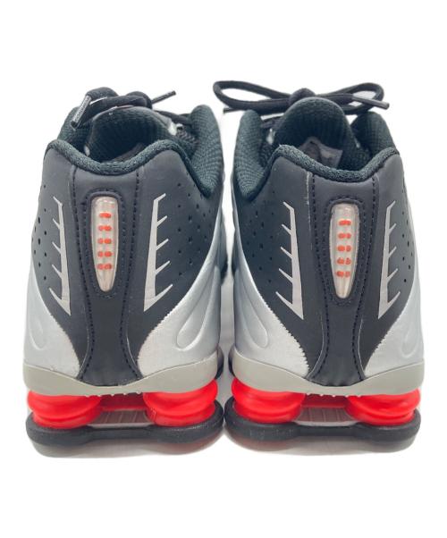 NIKE（ナイキ）NIKE (ナイキ) NIKE SHOX R4 METALLIC SILVER ブラック×シルバー サイズ:27㎝の古着・服飾アイテム