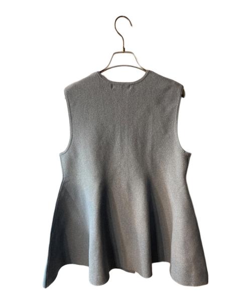 green label relaxing（グリーンレーベルリラクシング）green label relaxing (グリーンレーベルリラクシング) ソフト ペプラム ジレ ニット プルオーバー グレー サイズ:サイズ表記無の古着・服飾アイテム