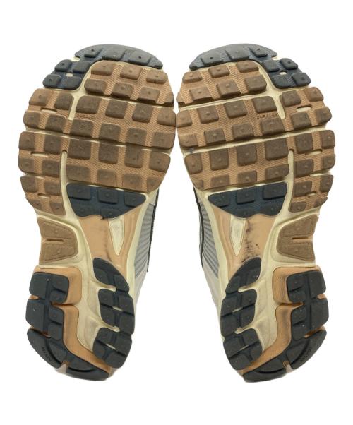 NIKE（ナイキ）NIKE (ナイキ) W ZOOM VOMERO 5 ホワイト サイズ:23.5cmの古着・服飾アイテム