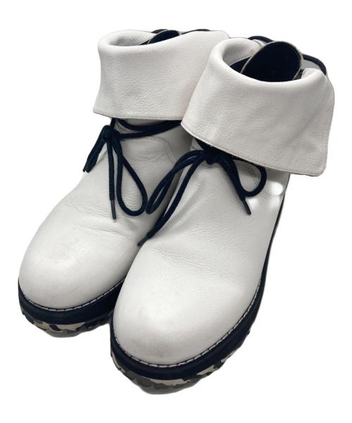 LIMI feu（リミフゥ）LIMI feu (リミフゥ) Light Shrink Leather Back Tongue 4Hole Boots ホワイト サイズ:4の古着・服飾アイテム