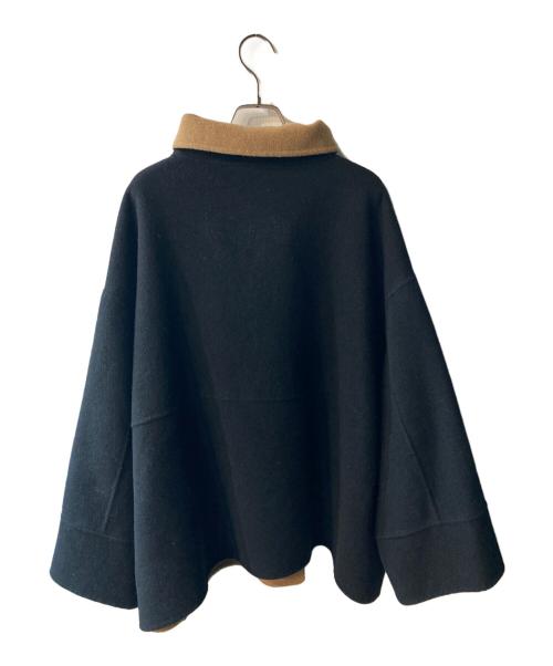 SHIPS any（シップスエニィ）SHIPS any (シップスエニィ) リバー スタンドカラー ポンチョ ショート コート ブラック サイズ:freeの古着・服飾アイテム