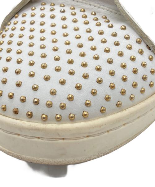 ALEXANDER McQUEEN（アレキサンダーマックイーン）ALEXANDER McQUEEN (アレキサンダーマックイーン) スタッズスニーカー ホワイト サイズ:41の古着・服飾アイテム