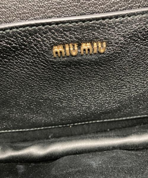 MIU MIU（ミュウミュウ）MIU MIU (ミュウミュウ) マドラス プッシュロックショルダーバッグ ブラックの古着・服飾アイテム