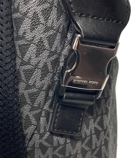 MICHAEL KORS（マイケル・コース）MICHAEL KORS (マイケル・コース) レザーデイパック グレーの古着・服飾アイテム