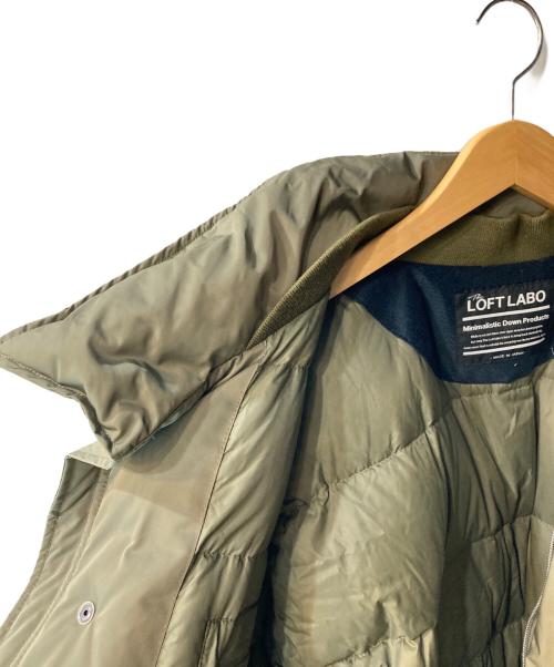 The Loft labo（ザロフトラボ）The Loft labo (ザロフトラボ) KAWADA FEATHER スタンドカラーダウンコート カーキの古着・服飾アイテム