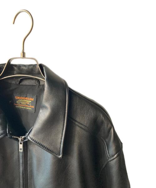skookum（スクーカム）SKOOKUM (スクーカム) JOURNAL STANDARD relume (ジャーナルスタンダード レリューム) 別注 シープレザー ジップジャケット ブラック サイズ:Lの古着・服飾アイテム