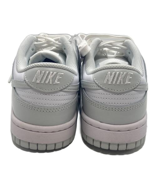 NIKE（ナイキ）NIKE (ナイキ) WMNS DUNK LOW グレー×ホワイト サイズ:23.5cm 未使用品の古着・服飾アイテム