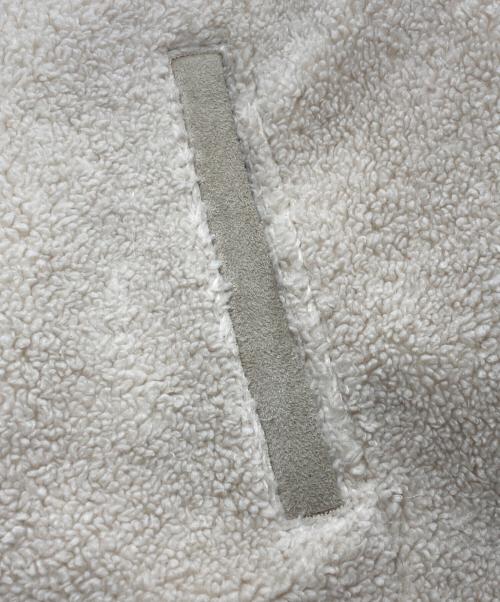 SHIPS（シップス）SHIPS (シップス) フェイクムートン リバーシブル スタンドカラー ミディコート ベージュ サイズ:38の古着・服飾アイテム