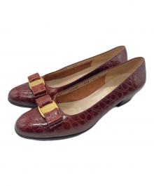 Salvatore Ferragamo（サルヴァトーレ フェラガモ）の古着「クロコ型押しパンプス」｜ブラウン