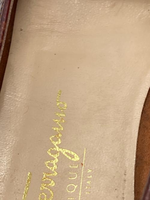 Salvatore Ferragamo（サルヴァトーレ フェラガモ）Salvatore Ferragamo (サルヴァトーレ フェラガモ) クロコ型押しパンプス ブラウン サイズ:8の古着・服飾アイテム