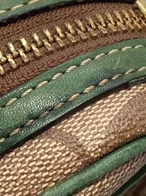 COACH（コーチ）COACH (コーチ) ショルダーバッグ ベージュ×グリーンの古着・服飾アイテム