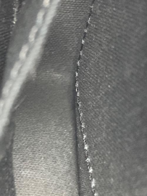 Dr.Martens（ドクターマーチン）Dr.Martens (ドクターマーチン) ハート型ミニショルダーバッグ ブラックの古着・服飾アイテム