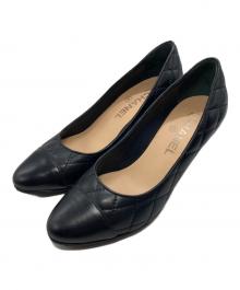 CHANEL（シャネル）の古着「ココマーク マトラッセレザーパンプス」｜ブラック