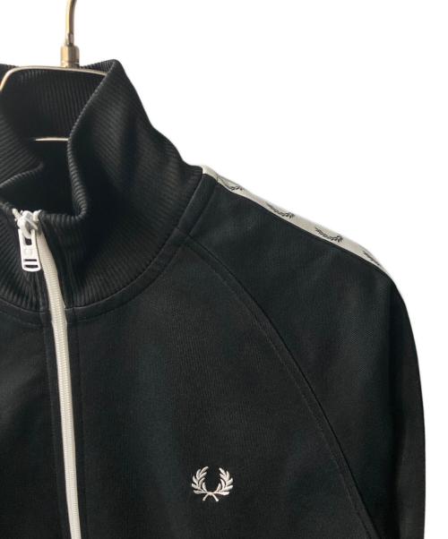 FRED PERRY（フレッドペリー）FRED PERRY (フレッドペリー) Taped Track Jacket ブラック サイズ:Ｍの古着・服飾アイテム