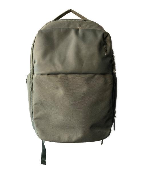 Incase（インケース）Incase (インケース) A.R.C Daypack カーキの古着・服飾アイテム