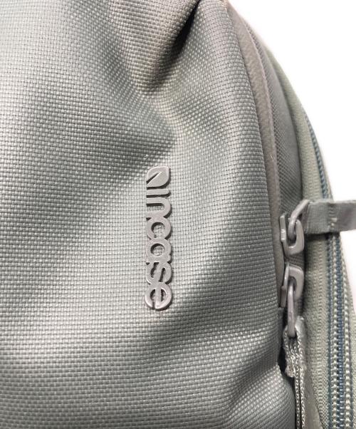 Incase（インケース）Incase (インケース) A.R.C Daypack カーキの古着・服飾アイテム