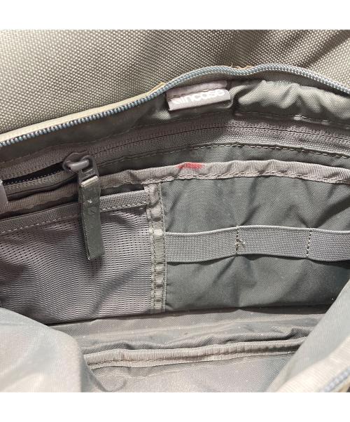 Incase（インケース）Incase (インケース) A.R.C Daypack カーキの古着・服飾アイテム