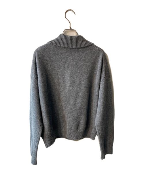 kurashi&trips publishing（クラシアンドトリップス パブリッシング）KURASHI&Trips PUBLISHING (クラシアンドトリップス パブリッシング) 「大人にひとさじのアクセント」洗えるウールの襟付きニット グレー サイズ:サイズ表記無の古着・服飾アイテム