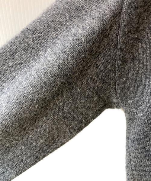 kurashi&trips publishing（クラシアンドトリップス パブリッシング）KURASHI&Trips PUBLISHING (クラシアンドトリップス パブリッシング) 「大人にひとさじのアクセント」洗えるウールの襟付きニット グレー サイズ:サイズ表記無の古着・服飾アイテム