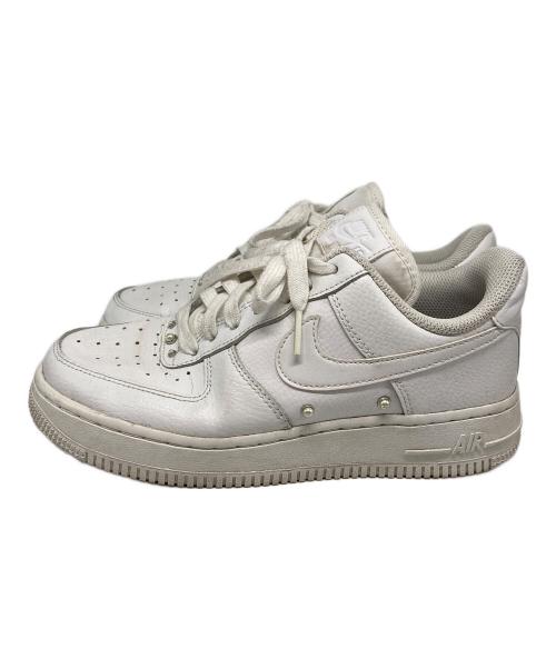 NIKE（ナイキ）NIKE (ナイキ) WMNS AIR FORCE 1 07 SE ホワイト サイズ:23cmの古着・服飾アイテム