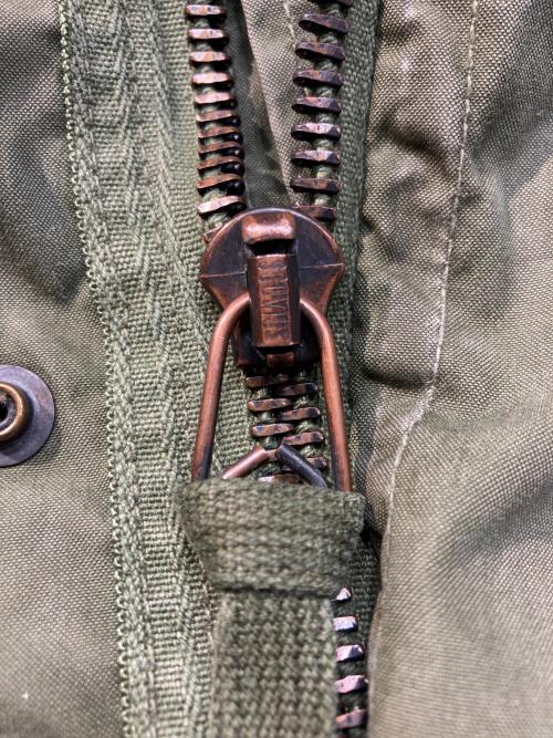 US ARMY（ユーエスアーミー）US ARMY (ユーエスアーミー) M-65フィッシュテールコート カーキ サイズ:MEDIUM-REGULARの古着・服飾アイテム
