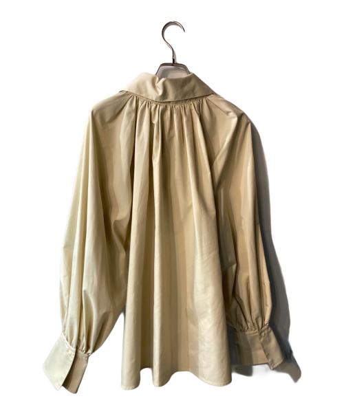 Adam et Rope（アダム エ ロペ）Adam et Rope (アダム エ ロペ) メモリータフタスタンドネックブラウス ベージュ サイズ:FREEの古着・服飾アイテム
